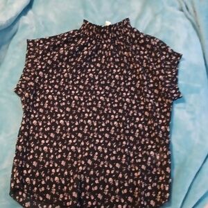 See thee thin black flower shirt